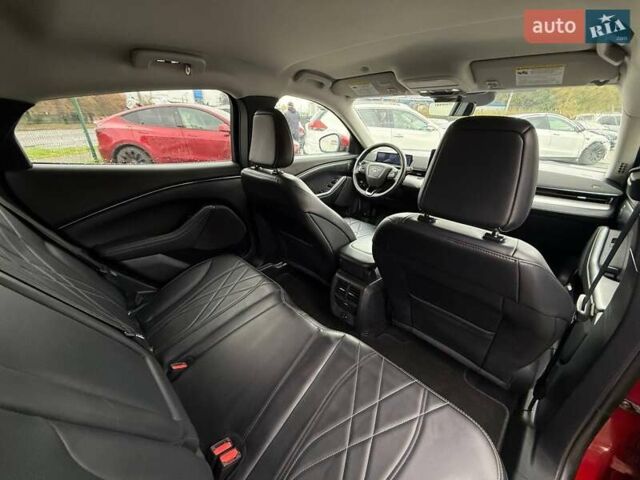 Красный Форд Mustang Mach-E, объемом двигателя 0 л и пробегом 107 тыс. км за 19500 $, фото 4 на Automoto.ua