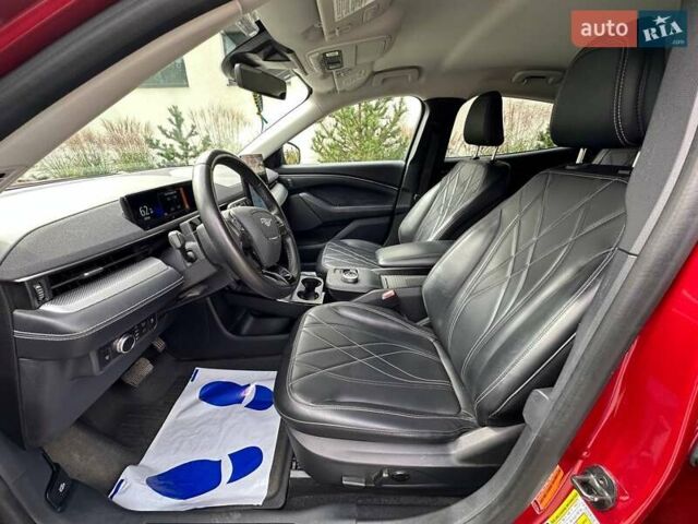 Красный Форд Mustang Mach-E, объемом двигателя 0 л и пробегом 69 тыс. км за 19990 $, фото 13 на Automoto.ua