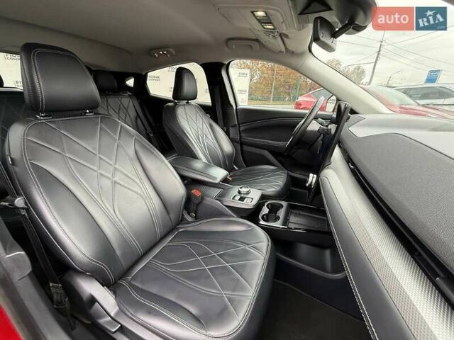 Красный Форд Mustang Mach-E, объемом двигателя 0 л и пробегом 107 тыс. км за 19500 $, фото 18 на Automoto.ua