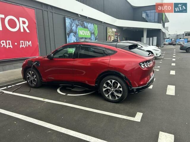Красный Форд Mustang Mach-E, объемом двигателя 0 л и пробегом 80 тыс. км за 26500 $, фото 5 на Automoto.ua