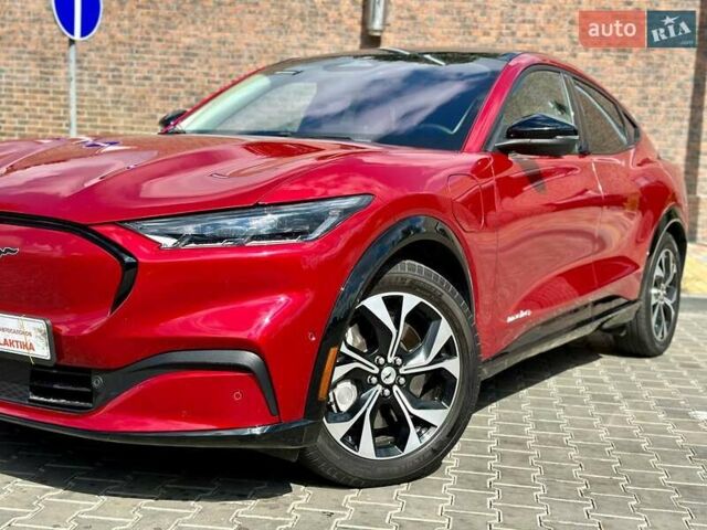 Красный Форд Mustang Mach-E, объемом двигателя 0 л и пробегом 14 тыс. км за 30999 $, фото 3 на Automoto.ua