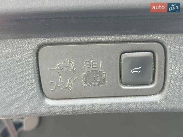 Красный Форд Mustang Mach-E, объемом двигателя 0 л и пробегом 69 тыс. км за 19990 $, фото 25 на Automoto.ua