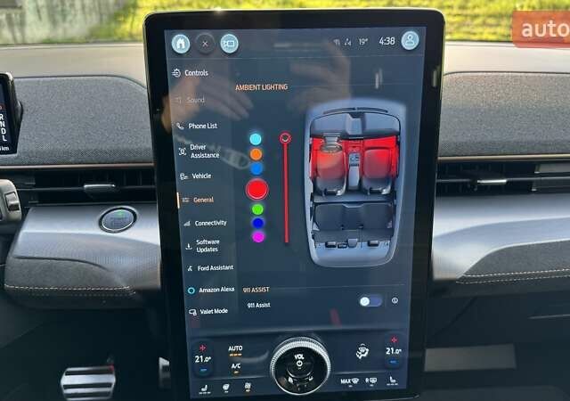 Красный Форд Mustang Mach-E, объемом двигателя 0 л и пробегом 43 тыс. км за 29999 $, фото 58 на Automoto.ua