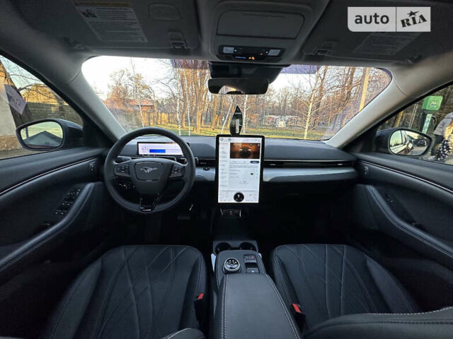 Красный Форд Mustang Mach-E, объемом двигателя 0 л и пробегом 14 тыс. км за 38000 $, фото 6 на Automoto.ua