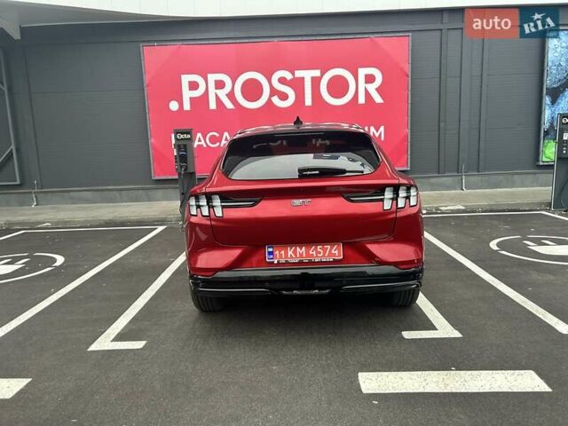 Красный Форд Mustang Mach-E, объемом двигателя 0 л и пробегом 80 тыс. км за 26500 $, фото 4 на Automoto.ua