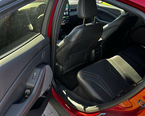 Форд Mustang Mach-E 2022 в Луцке на Automoto.ua Красный Форд Mustang Mach-E, объемом двигателя 0 л и пробегом 45 тыс. км за 27200 $, фото 11 на Automoto.ua