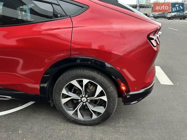 Красный Форд Mustang Mach-E, объемом двигателя 0 л и пробегом 80 тыс. км за 26500 $, фото 9 на Automoto.ua