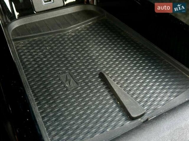 Красный Форд Mustang Mach-E, объемом двигателя 0 л и пробегом 14 тыс. км за 30999 $, фото 48 на Automoto.ua