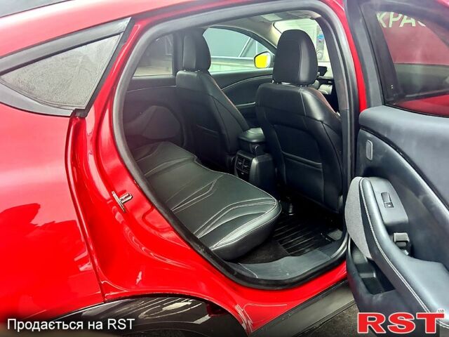 Червоний Форд Mustang Mach-E, об'ємом двигуна 0.35 л та пробігом 80 тис. км за 26500 $, фото 7 на Automoto.ua