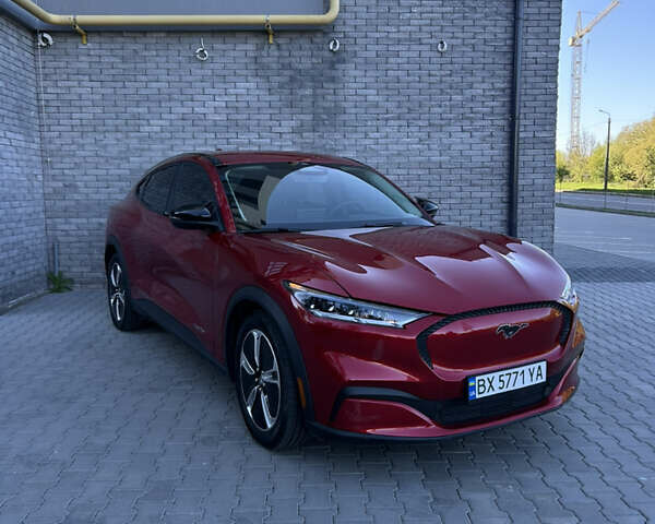 Красный Форд Mustang Mach-E, объемом двигателя 0 л и пробегом 48 тыс. км за 22000 $, фото 2 на Automoto.ua