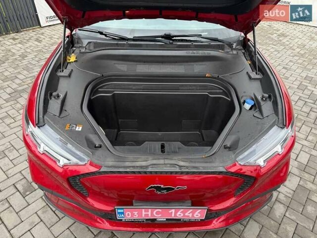 Красный Форд Mustang Mach-E, объемом двигателя 0 л и пробегом 107 тыс. км за 19500 $, фото 11 на Automoto.ua