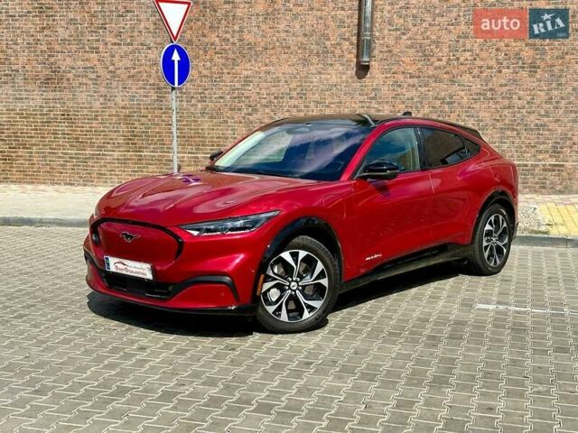 Красный Форд Mustang Mach-E, объемом двигателя 0 л и пробегом 14 тыс. км за 30999 $, фото 2 на Automoto.ua