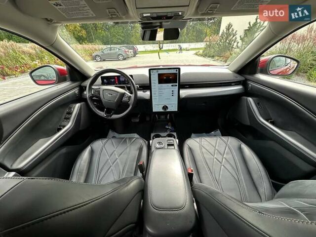 Красный Форд Mustang Mach-E, объемом двигателя 0 л и пробегом 69 тыс. км за 19990 $, фото 17 на Automoto.ua