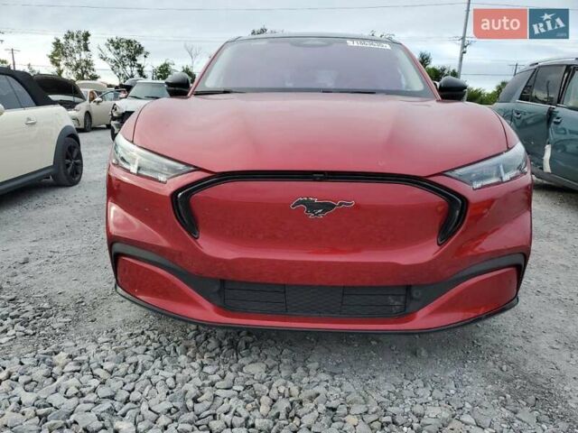 Красный Форд Mustang Mach-E, объемом двигателя 0 л и пробегом 102 тыс. км за 9400 $, фото 4 на Automoto.ua