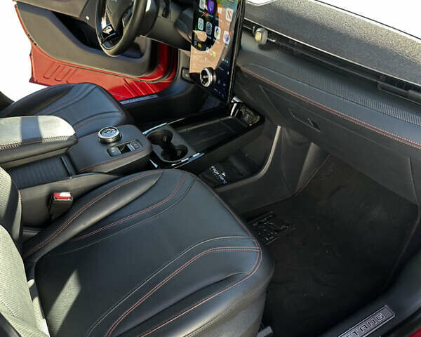 Червоний Форд Mustang Mach-E, об'ємом двигуна 0 л та пробігом 45 тис. км за 25000 $, фото 18 на Automoto.ua