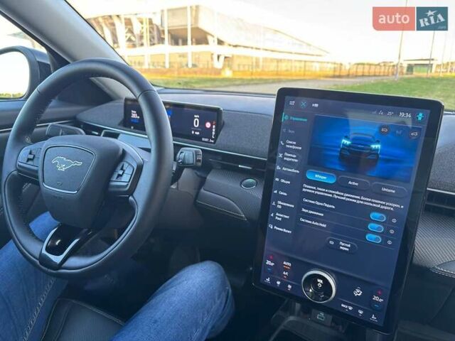 Красный Форд Mustang Mach-E, объемом двигателя 0 л и пробегом 10 тыс. км за 26500 $, фото 30 на Automoto.ua