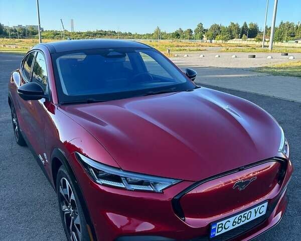 Красный Форд Mustang Mach-E, объемом двигателя 0 л и пробегом 10 тыс. км за 26500 $, фото 1 на Automoto.ua