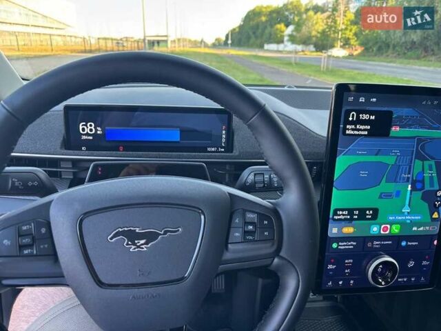 Красный Форд Mustang Mach-E, объемом двигателя 0 л и пробегом 10 тыс. км за 26500 $, фото 22 на Automoto.ua