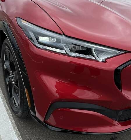 Красный Форд Mustang Mach-E, объемом двигателя 0 л и пробегом 1 тыс. км за 32000 $, фото 4 на Automoto.ua