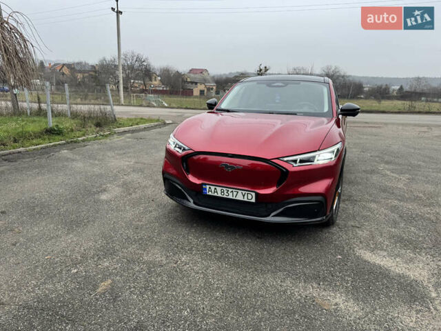 Красный Форд Mustang Mach-E, объемом двигателя 0 л и пробегом 12 тыс. км за 28000 $, фото 7 на Automoto.ua