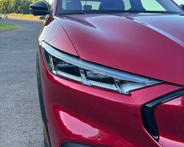 Красный Форд Mustang Mach-E, объемом двигателя 0 л и пробегом 10 тыс. км за 26500 $, фото 14 на Automoto.ua