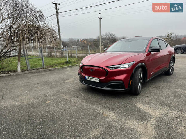 Красный Форд Mustang Mach-E, объемом двигателя 0 л и пробегом 12 тыс. км за 28000 $, фото 1 на Automoto.ua