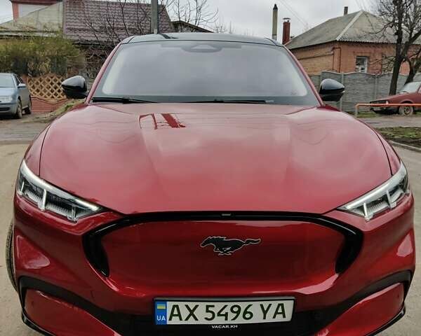 Красный Форд Mustang Mach-E, объемом двигателя 0 л и пробегом 6 тыс. км за 26999 $, фото 2 на Automoto.ua