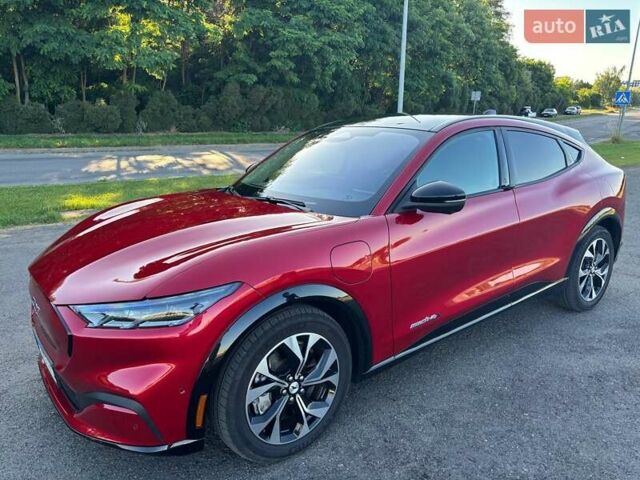 Красный Форд Mustang Mach-E, объемом двигателя 0 л и пробегом 10 тыс. км за 26500 $, фото 4 на Automoto.ua