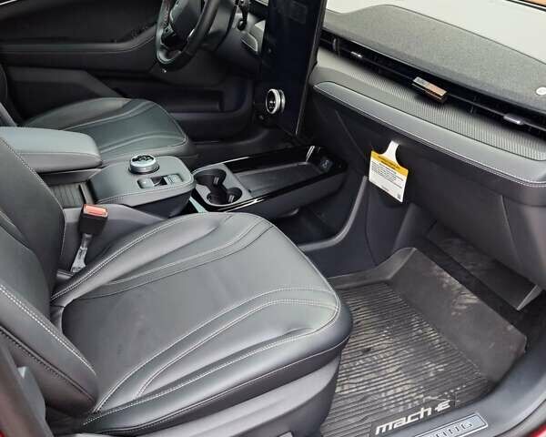 Красный Форд Mustang Mach-E, объемом двигателя 0 л и пробегом 6 тыс. км за 26999 $, фото 22 на Automoto.ua