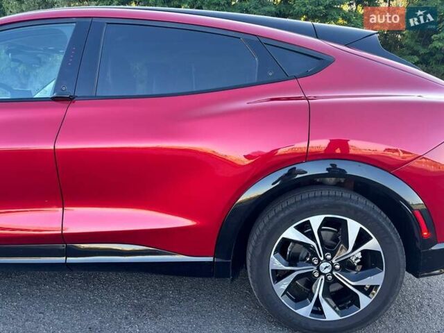 Красный Форд Mustang Mach-E, объемом двигателя 0 л и пробегом 10 тыс. км за 26500 $, фото 6 на Automoto.ua