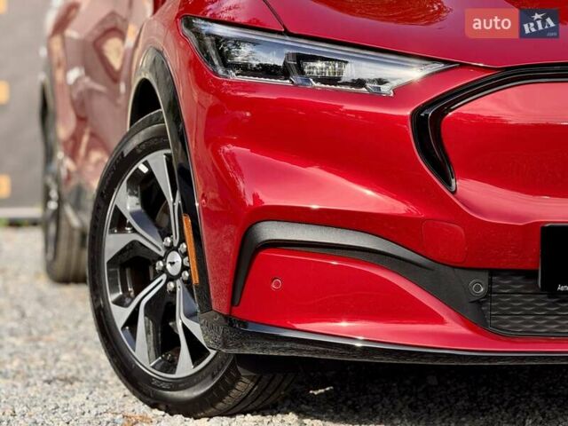 Червоний Форд Mustang Mach-E, об'ємом двигуна 0 л та пробігом 6 тис. км за 32500 $, фото 1 на Automoto.ua