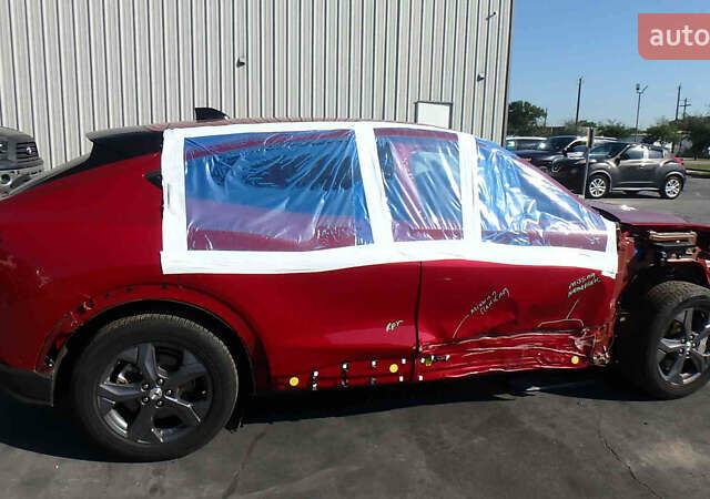 Красный Форд Mustang Mach-E, объемом двигателя 0 л и пробегом 27 тыс. км за 16000 $, фото 11 на Automoto.ua