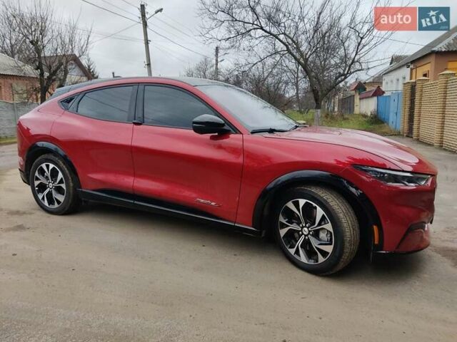 Красный Форд Mustang Mach-E, объемом двигателя 0 л и пробегом 6 тыс. км за 26999 $, фото 6 на Automoto.ua