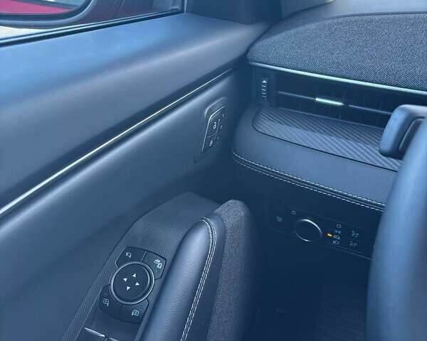 Красный Форд Mustang Mach-E, объемом двигателя 0 л и пробегом 10 тыс. км за 26500 $, фото 23 на Automoto.ua
