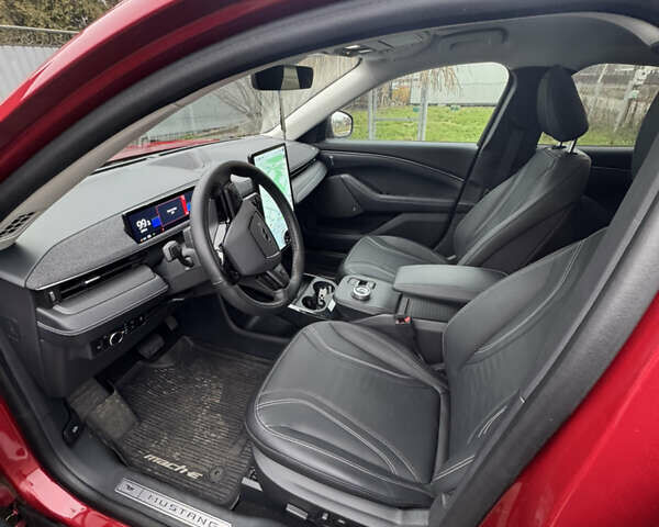Красный Форд Mustang Mach-E, объемом двигателя 0 л и пробегом 12 тыс. км за 28000 $, фото 10 на Automoto.ua