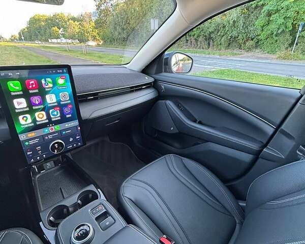 Красный Форд Mustang Mach-E, объемом двигателя 0 л и пробегом 10 тыс. км за 26500 $, фото 19 на Automoto.ua