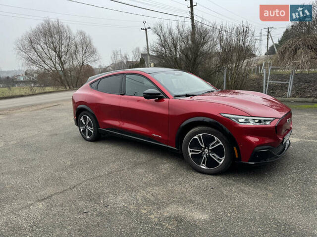 Красный Форд Mustang Mach-E, объемом двигателя 0 л и пробегом 12 тыс. км за 28000 $, фото 5 на Automoto.ua