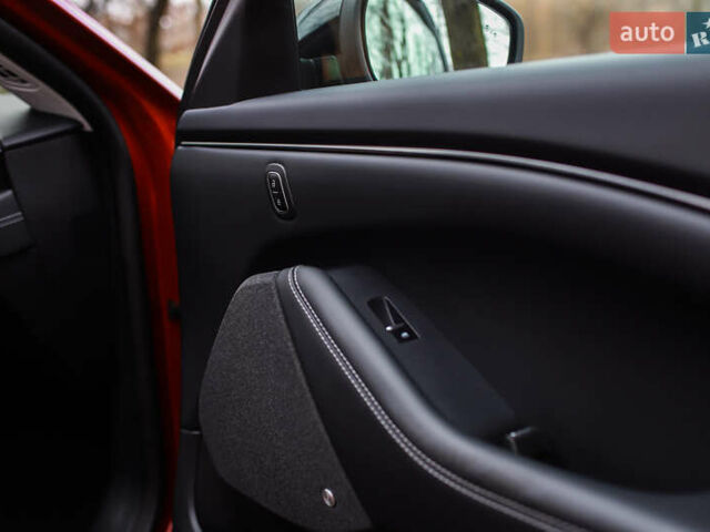 Красный Форд Mustang Mach-E, объемом двигателя 0 л и пробегом 7 тыс. км за 32000 $, фото 19 на Automoto.ua