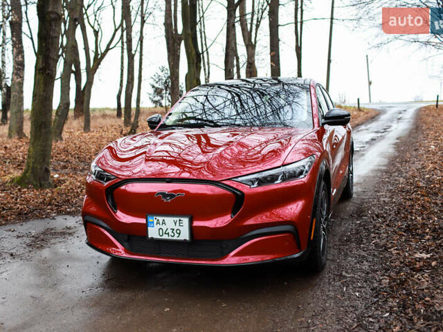 Красный Форд Mustang Mach-E, объемом двигателя 0 л и пробегом 7 тыс. км за 32000 $, фото 2 на Automoto.ua