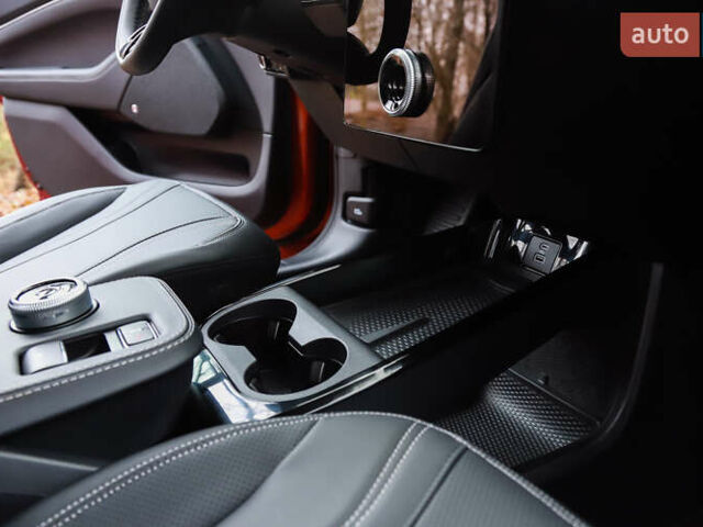 Красный Форд Mustang Mach-E, объемом двигателя 0 л и пробегом 7 тыс. км за 32000 $, фото 20 на Automoto.ua
