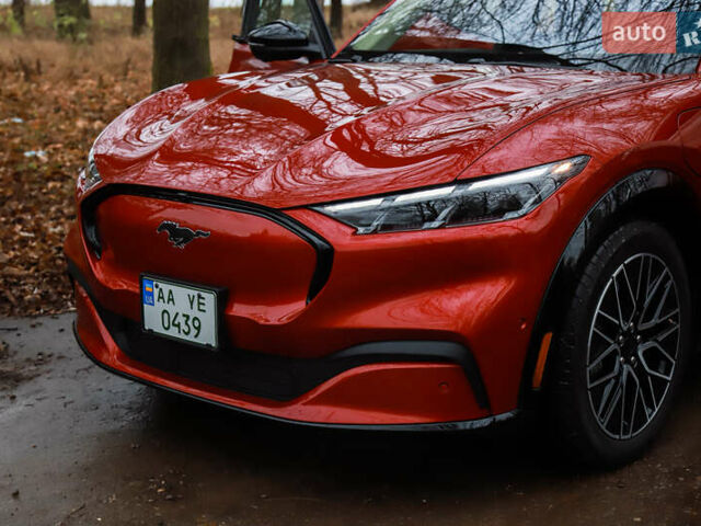 Красный Форд Mustang Mach-E, объемом двигателя 0 л и пробегом 7 тыс. км за 32000 $, фото 1 на Automoto.ua