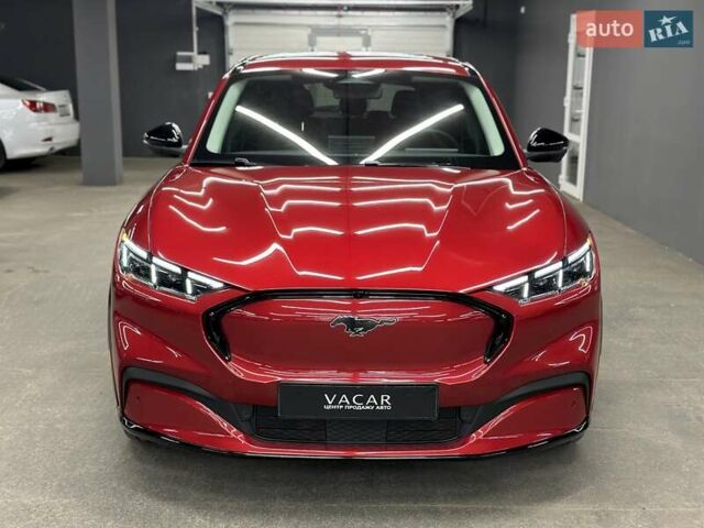 Красный Форд Mustang Mach-E, объемом двигателя 0 л и пробегом 25 тыс. км за 32800 $, фото 12 на Automoto.ua