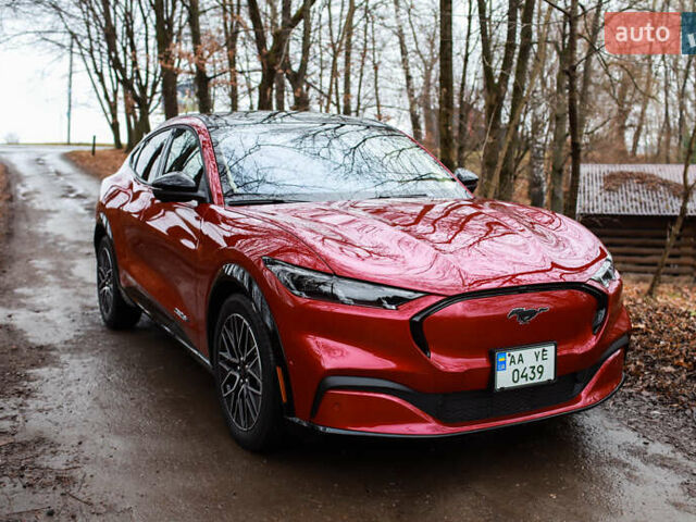 Красный Форд Mustang Mach-E, объемом двигателя 0 л и пробегом 7 тыс. км за 32000 $, фото 3 на Automoto.ua