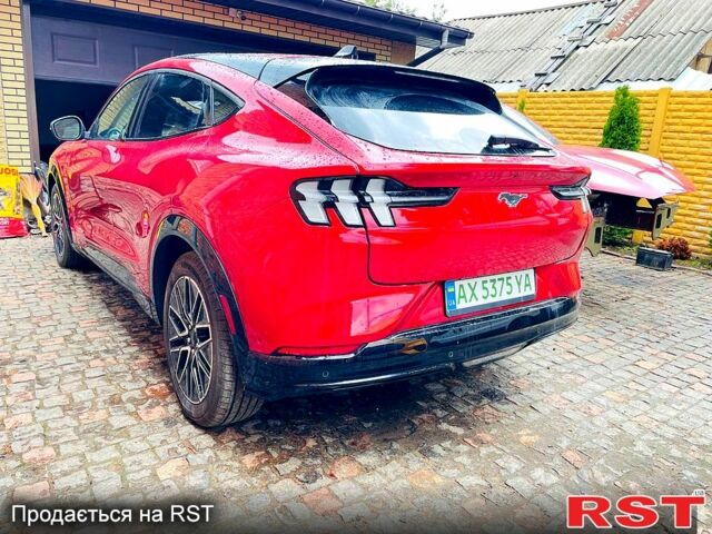 Красный Форд Mustang Mach-E, объемом двигателя 0 л и пробегом 27 тыс. км за 29500 $, фото 2 на Automoto.ua