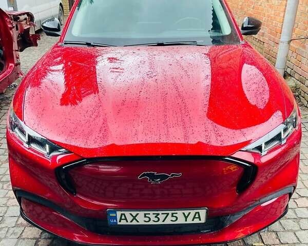 Красный Форд Mustang Mach-E, объемом двигателя 0 л и пробегом 27 тыс. км за 29500 $, фото 4 на Automoto.ua