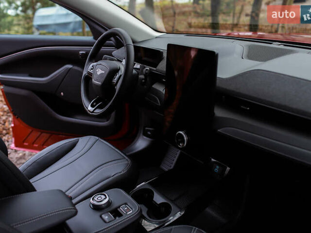 Красный Форд Mustang Mach-E, объемом двигателя 0 л и пробегом 7 тыс. км за 32000 $, фото 18 на Automoto.ua