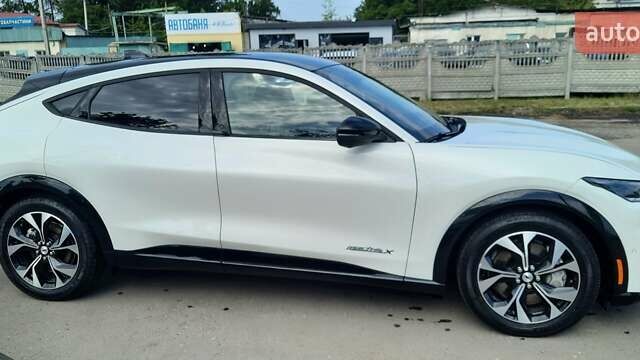 Форд Mustang Mach-E, объемом двигателя 0 л и пробегом 24 тыс. км за 30033 $, фото 2 на Automoto.ua