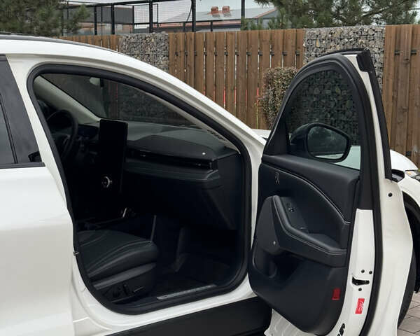 Форд Mustang Mach-E, объемом двигателя 0 л и пробегом 19 тыс. км за 29000 $, фото 29 на Automoto.ua