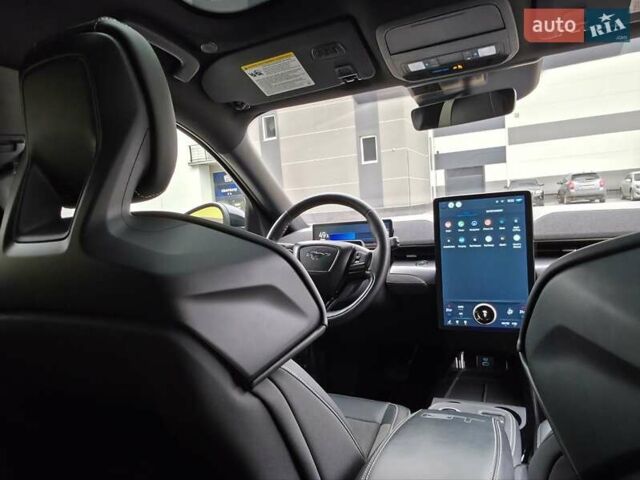 Желтый Форд Mustang Mach-E, объемом двигателя 0 л и пробегом 46 тыс. км за 34999 $, фото 21 на Automoto.ua