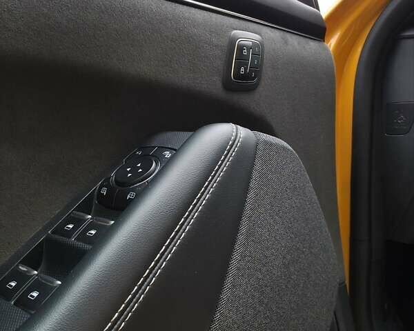 Жовтий Форд Mustang Mach-E, об'ємом двигуна 0 л та пробігом 46 тис. км за 35000 $, фото 31 на Automoto.ua